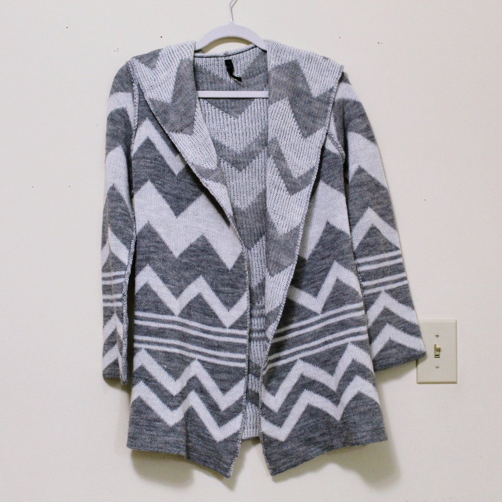 Elon Cardigan Stripe Chevron Grey Small Medium